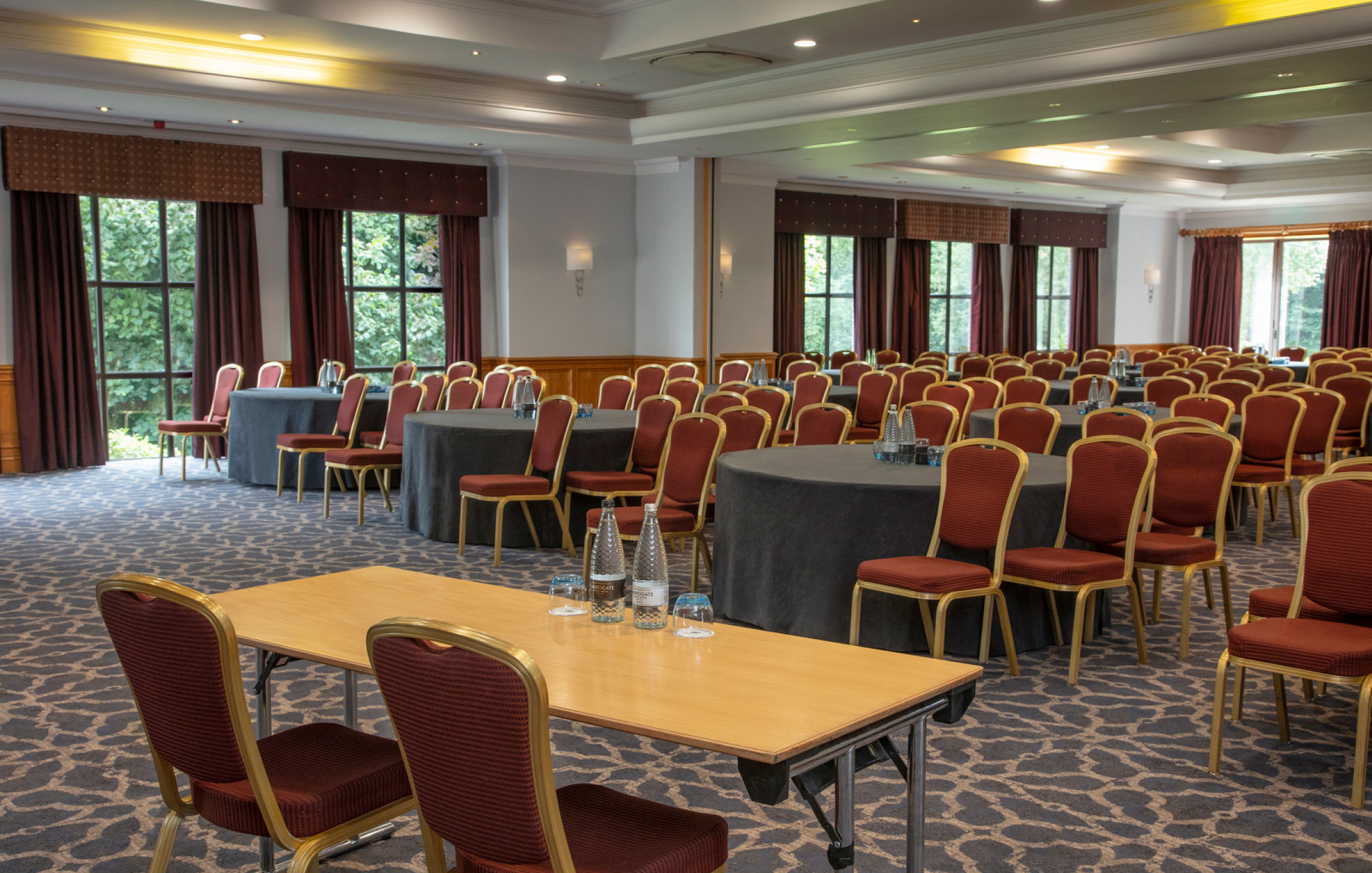 Oxford Gallery M&E College Suite Cabaret 2