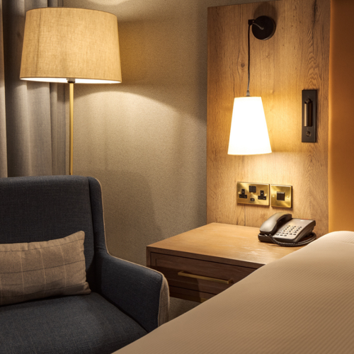 <p>GUEST ROOM</p>