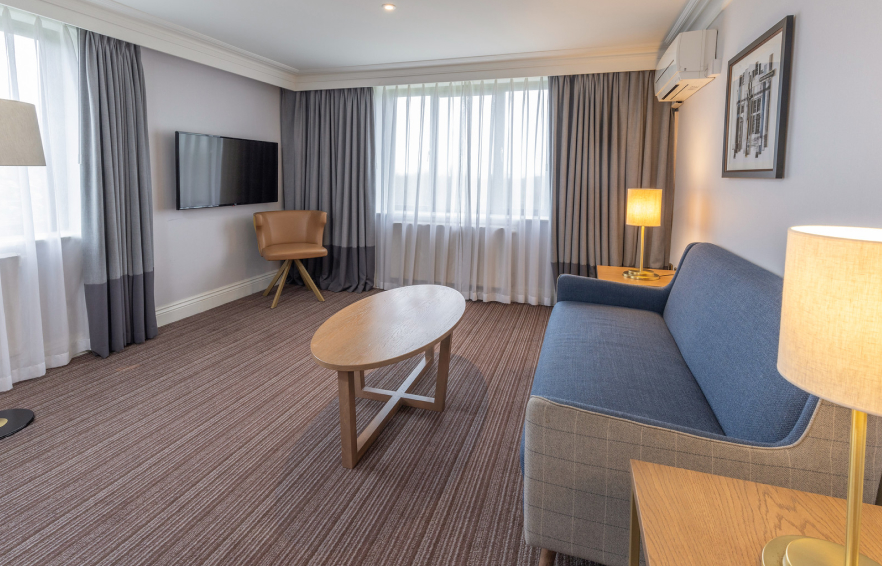 Oxford Suites Carousel Desktop