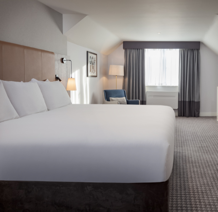 SUPERIOR KING ROOM