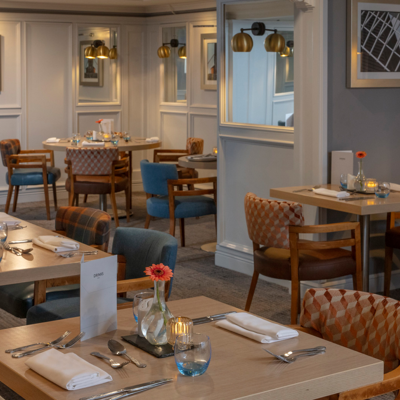 Oxford Maindining 5050 Desktop