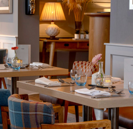 <strong>SPIRES RESTAURANT</strong>